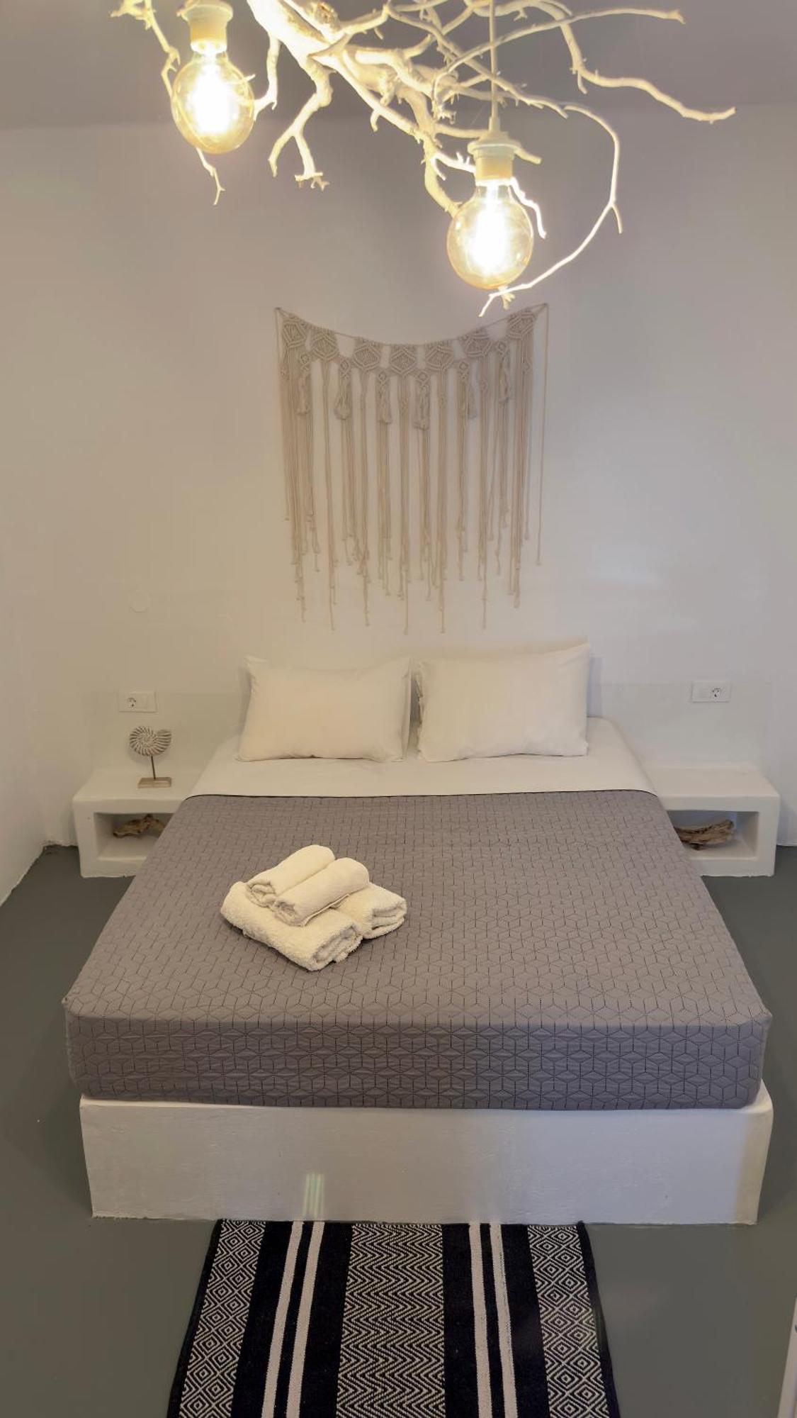 Prickly Pear House Hotel Plaka  Buitenkant foto